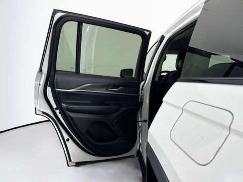 Used 2023 Jeep Grand Cherokee Limited w/ Black Appearance Package RWD image 26