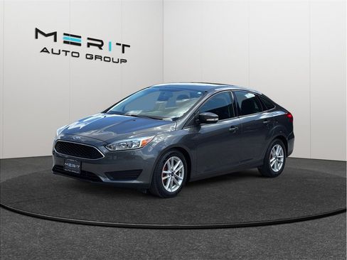 Used 2017 Ford Focus SE FWD image 4