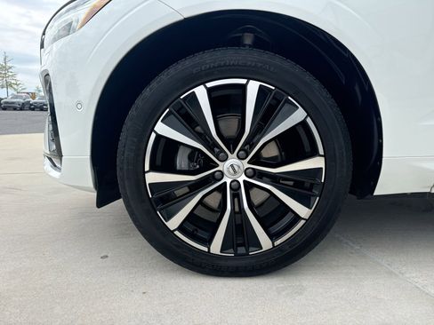 Used 2024 Volvo XC60 B5 Plus w/ Protection Package Premier image 12
