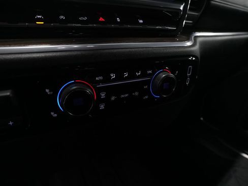 Used 2022 Chevrolet Silverado 1500 LT w/ Convenience Package II AWD/4WD image 20