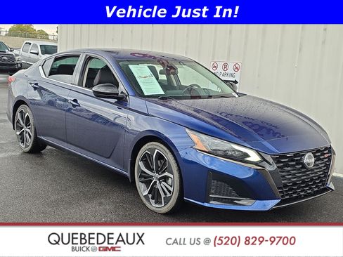 Used 2023 Nissan Altima 2.5 SR FWD image 1