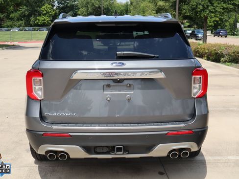 Certified 2022 Ford Explorer Platinum w/ Equipment Group 601A RWD image 4