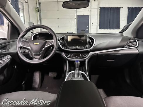 Used 2018 Chevrolet Volt LT FWD image 17