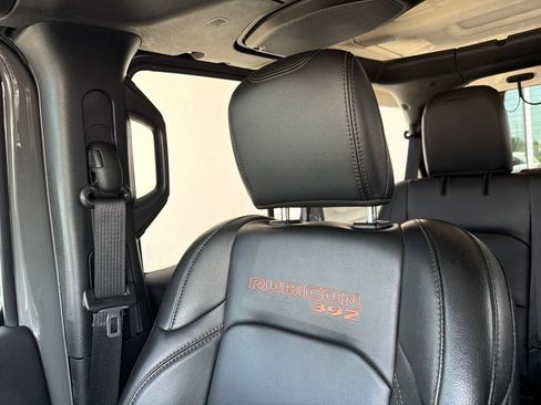 Used 2022 Jeep Wrangler Unlimited Rubicon AWD/4WD image 24