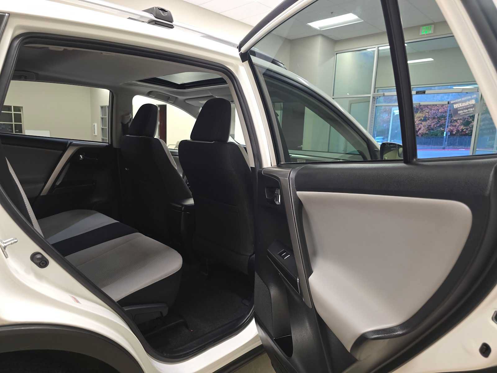 Used 2017 Toyota RAV4 XLE w/ All Weather Liner Package AWD/4WD image 25