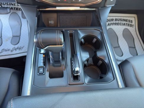 Used 2023 Ford F150 Lightning Lariat image 17