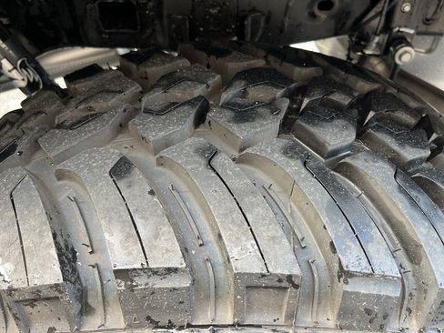 New 2025 Jeep Gladiator Sport w/ Premium Package image 23