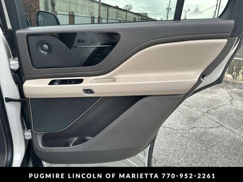 Used 2022 Lincoln Aviator Reserve w/ Elements Package Plus image 16