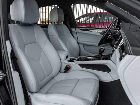 Certified 2023 Porsche Macan image 45