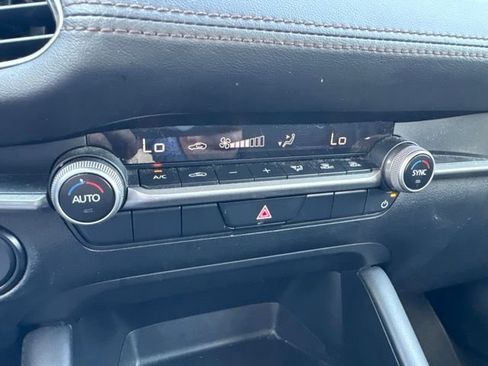 Used 2024 MAZDA MAZDA3 s FWD image 19