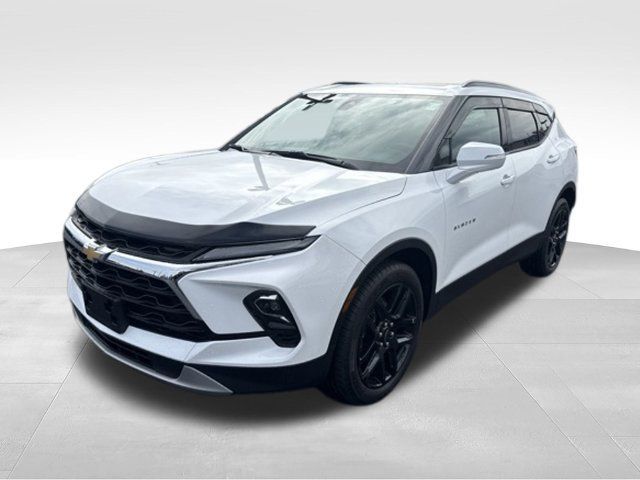 Used 2023 Chevrolet Blazer LT AWD/4WD image 3