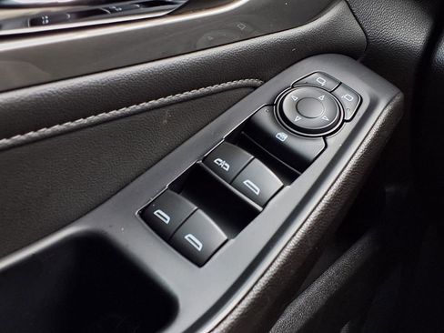 Used 2023 Chevrolet Traverse LT FWD image 20