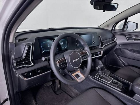 Certified 2025 Kia Sportage LX AWD/4WD image 9