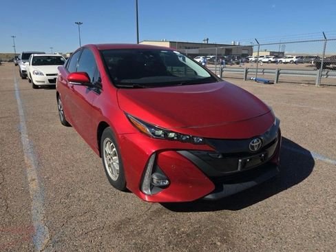 Used 2018 Toyota Prius Prime Advanced FWD image 2