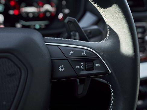 Used 2025 Lamborghini Urus SE image 57