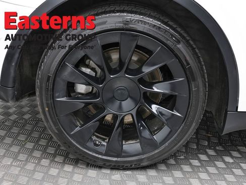 Used 2022 Tesla Model Y Long Range AWD/4WD image 23