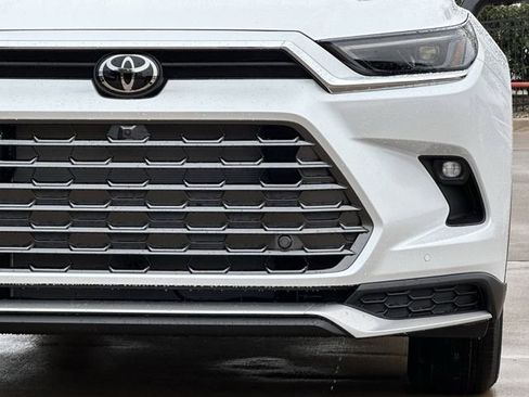 New 2026 Toyota Grand Highlander MAX Platinum image 8
