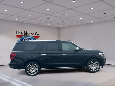 Used 2024 Ford Expedition Max Platinum AWD/4WD image 4