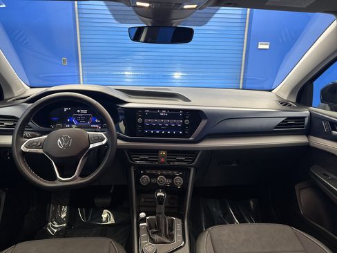 Used 2024 Volkswagen Taos SE image 25