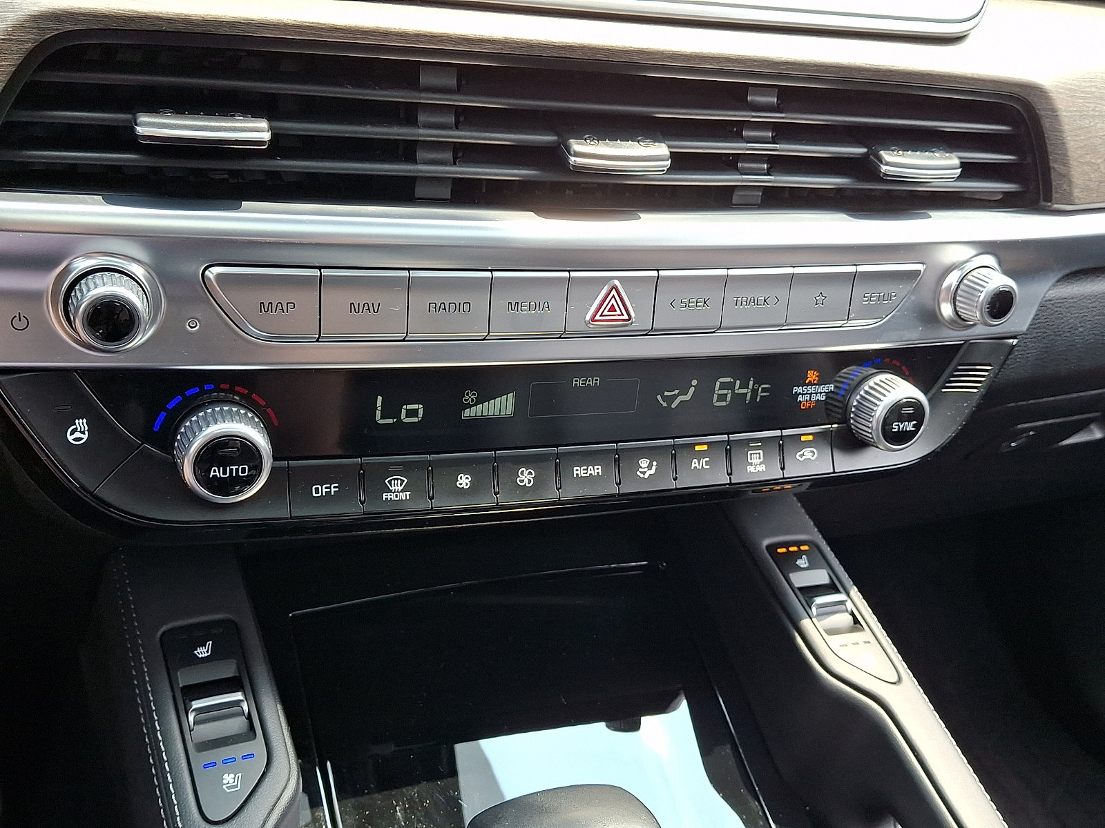 Used 2022 Kia Telluride SX w/ Nightfall Edition Package AWD/4WD image 15