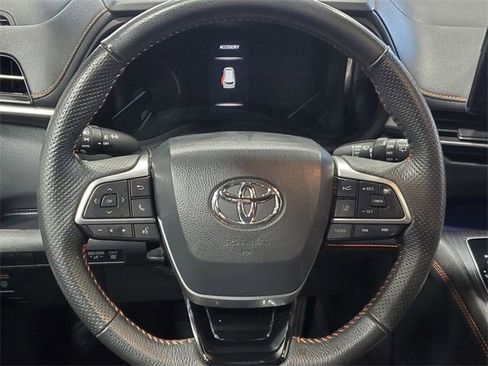 Used 2023 Toyota Sienna XSE image 20