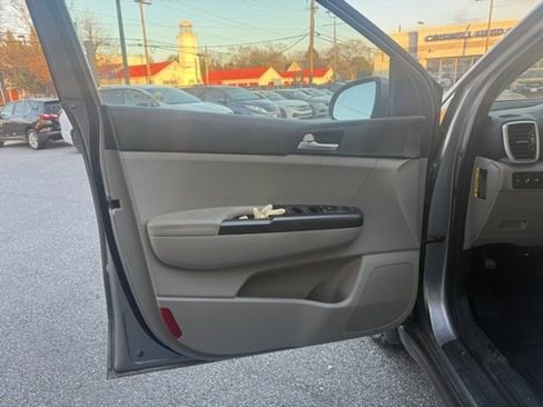 Used 2021 Kia Sportage LX w/ LX Fwd Popular Package image 36