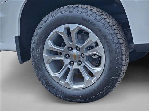 New 2026 Chevrolet Silverado 1500 LTZ w/ LTZ Premium Package AWD/4WD image 11