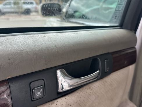 Used 2000 Cadillac Seville STS w/ Convenience Pkg image 32