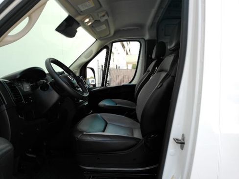 Used 2025 RAM ProMaster 2500 w/ Convenience Group FWD image 19