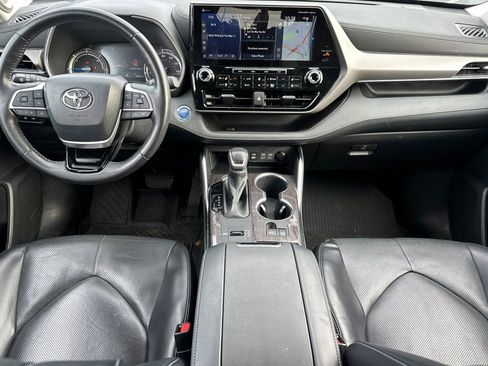 Used 2022 Toyota Highlander Limited image 15