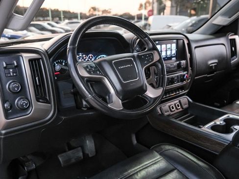 Used 2017 GMC Sierra 2500 Denali w/ Duramax Plus Package image 11