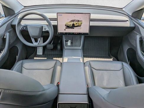 Used 2026 Tesla Model Y 2WD image 18