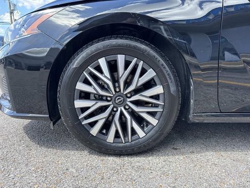 Used 2025 Nissan Altima 2.5 SV FWD image 5