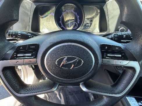 Used 2023 Hyundai Elantra Blue FWD image 18