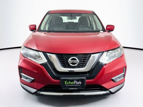Used 2017 Nissan Rogue S FWD image 2