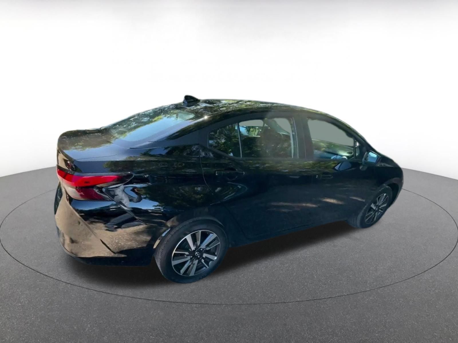 Used 2025 Nissan Versa SV FWD image 13
