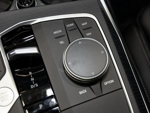 New 2025 BMW 330i xDrive Sedan w/ Convenience Package image 23