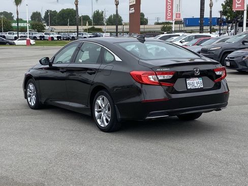 Used 2018 Honda Accord LX image 4