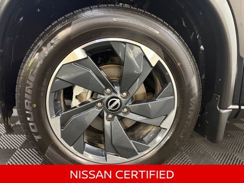 Certified 2025 Nissan Rogue SV AWD/4WD image 11