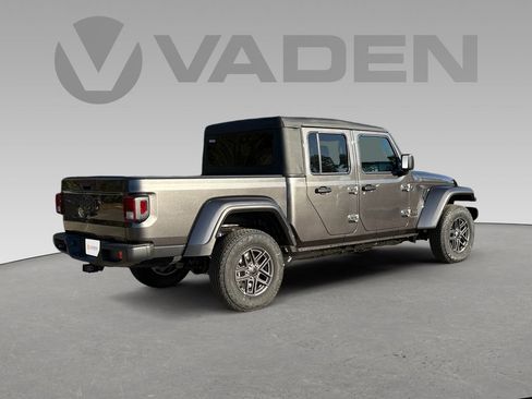 New 2026 Jeep Gladiator Sport image 22