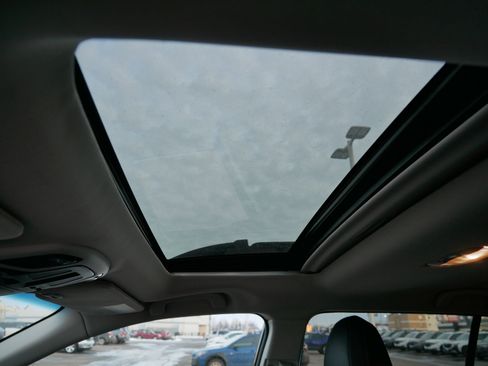 Used 2021 Subaru Forester Premium image 65