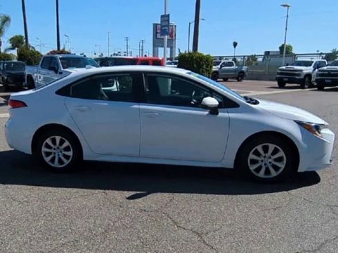 Used 2025 Toyota Corolla LE image 9