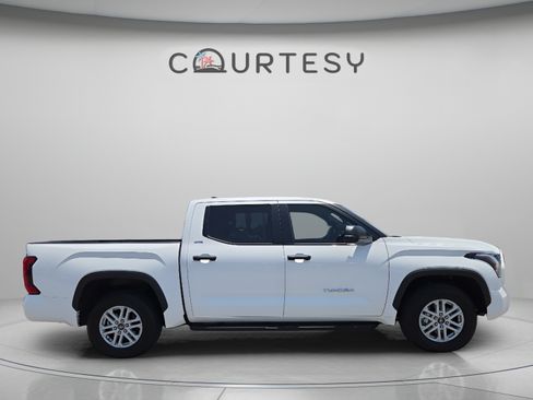 Certified 2026 Toyota Tundra SR5 w/ SR5 Convenience Package RWD image 6