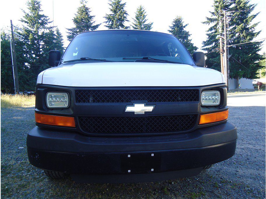 Used 2016 Chevrolet Express 2500 RWD image 3