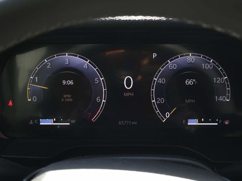 Used 2023 Jeep Grand Cherokee Altitude AWD/4WD image 11