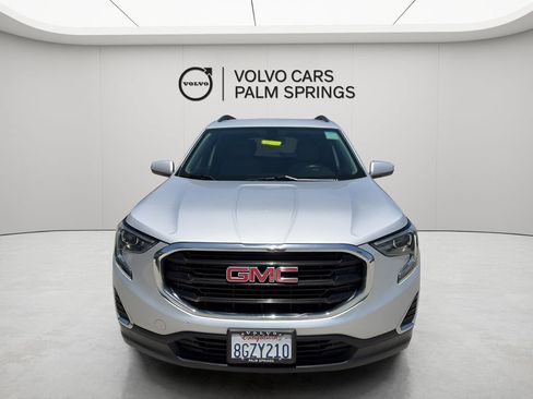 Used 2019 GMC Terrain SLE w/ Driver Convenience Package FWD image 2