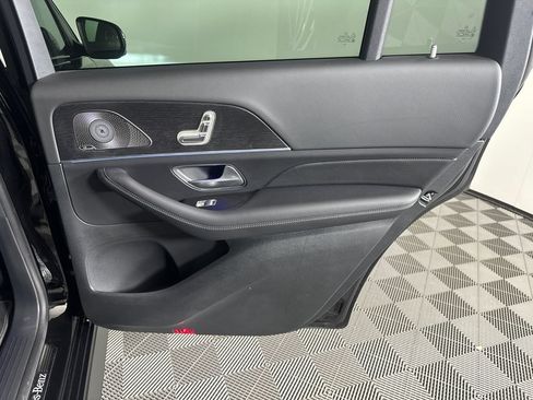 Certified 2025 Mercedes-Benz GLS 450 4MATIC image 18