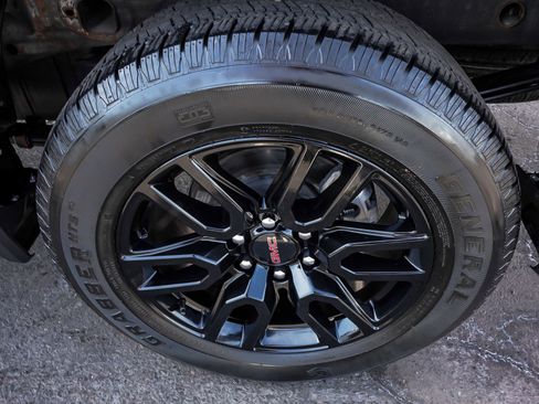 Used 2023 GMC Sierra 1500 Elevation image 7