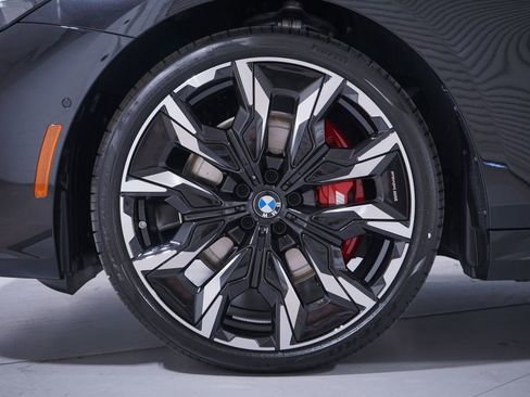 New 2026 BMW 540i xDrive 540i xDrive w/ M Sport Package image 2