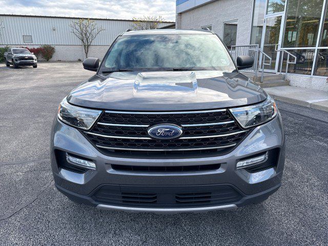Used 2021 Ford Explorer XLT w/ Equipment Group 202A AWD/4WD image 8